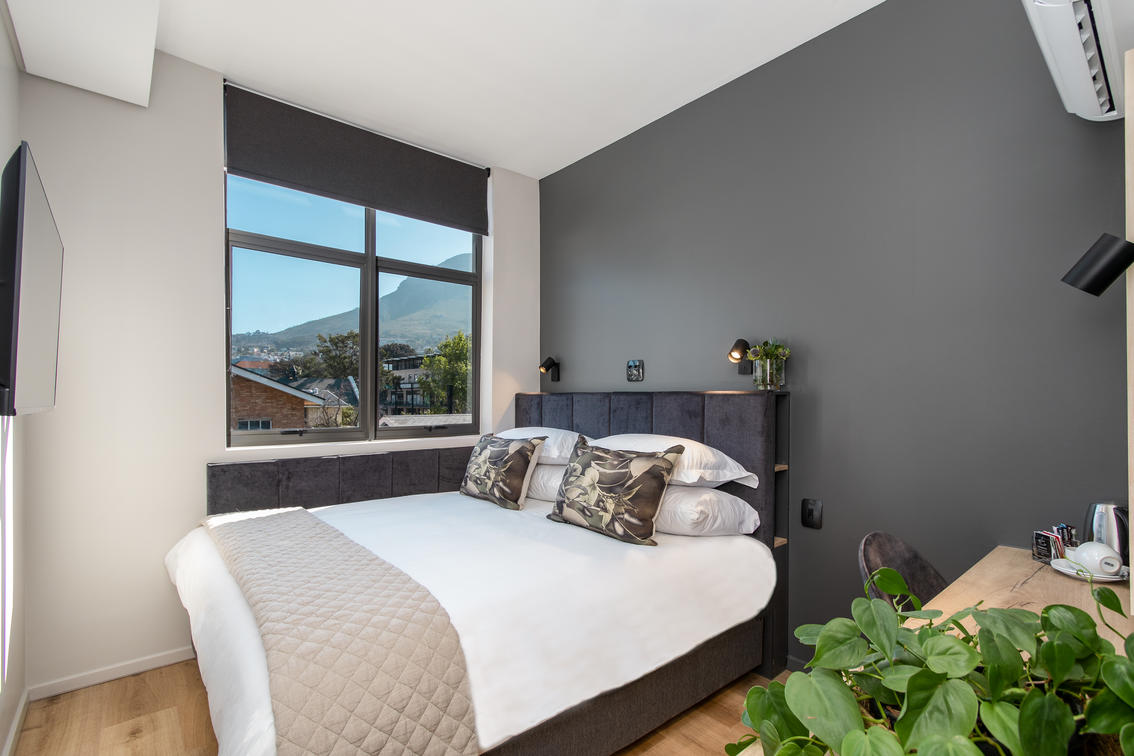 kloof_street_hotel_lionroars_podroom_capetown